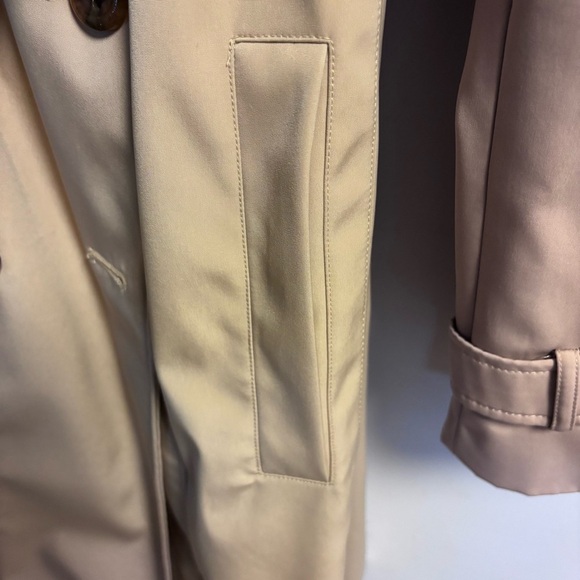 NWOT Calvin Klein Trench Coat 3/4 length. Double breasted with belt and lined. - Picture 5 of 11